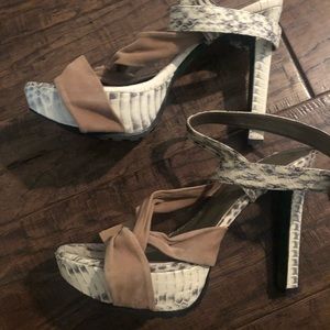 Lisa by Donald Pliner Pumps